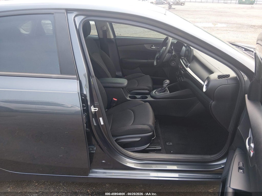 2019 Kia Forte LXS photo 5