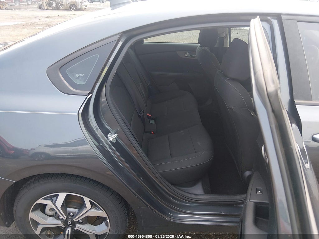 2019 Kia Forte LXS photo 8