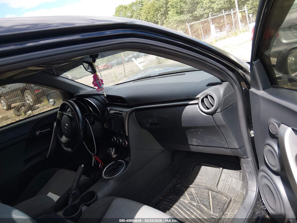 2016 Scion TC photo 5