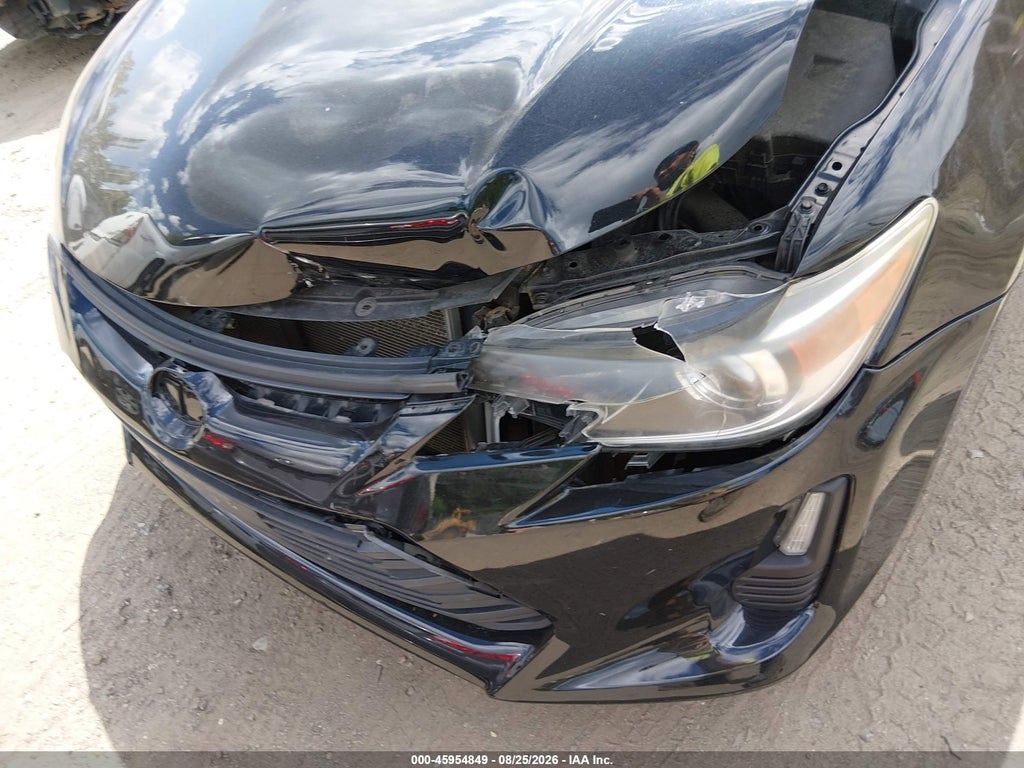 2016 Scion TC photo 6