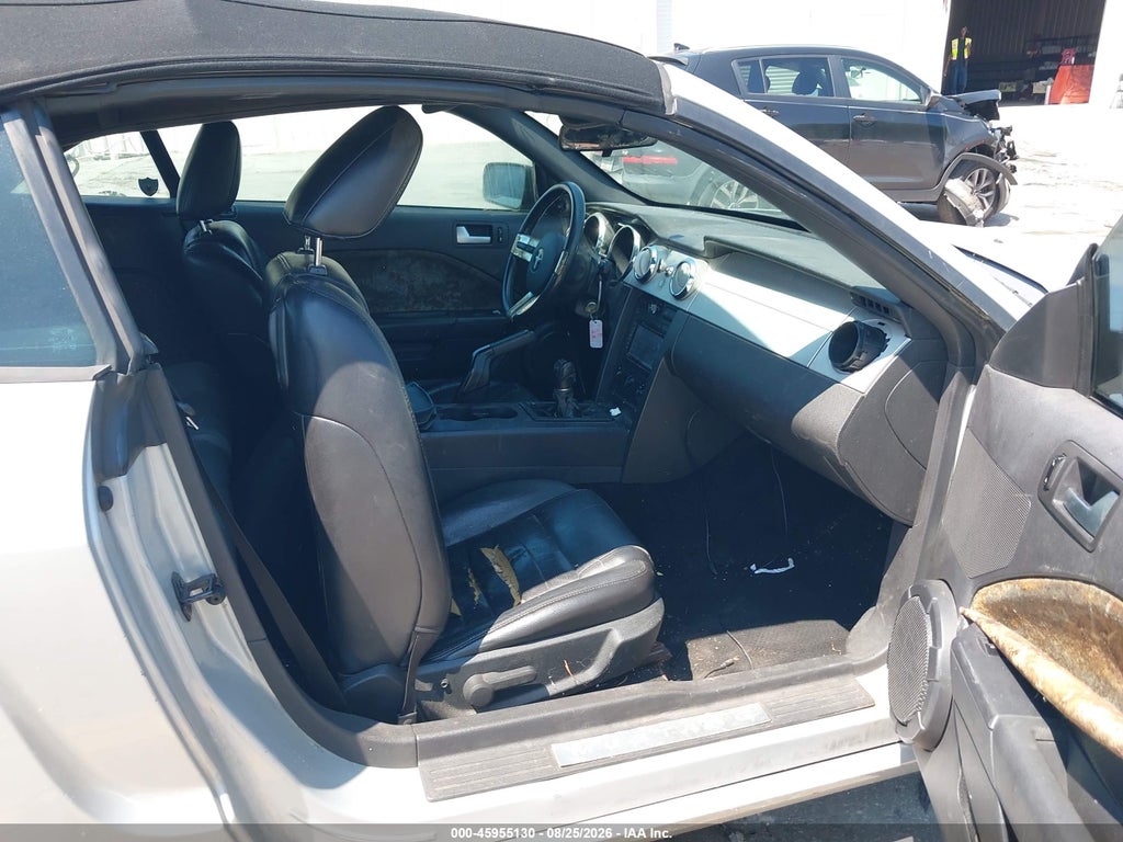 2006 Ford Mustang GT photo 5