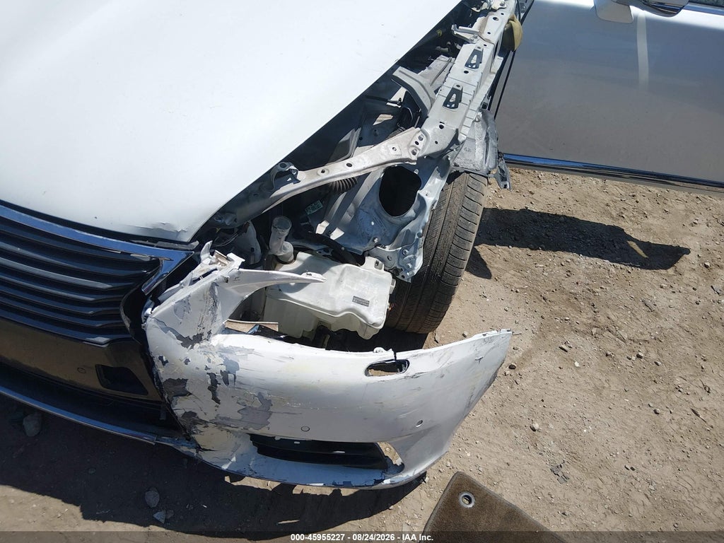 2014 Lexus LS 460 photo 6