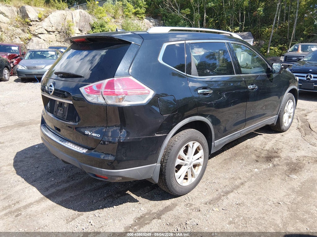 2015 Nissan Rogue SV photo 4