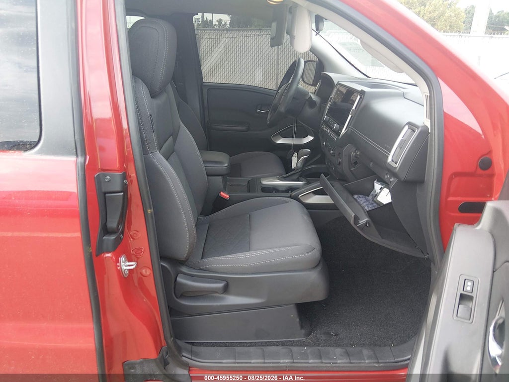 2025 Nissan Frontier King Cab SV 4X2 photo 5