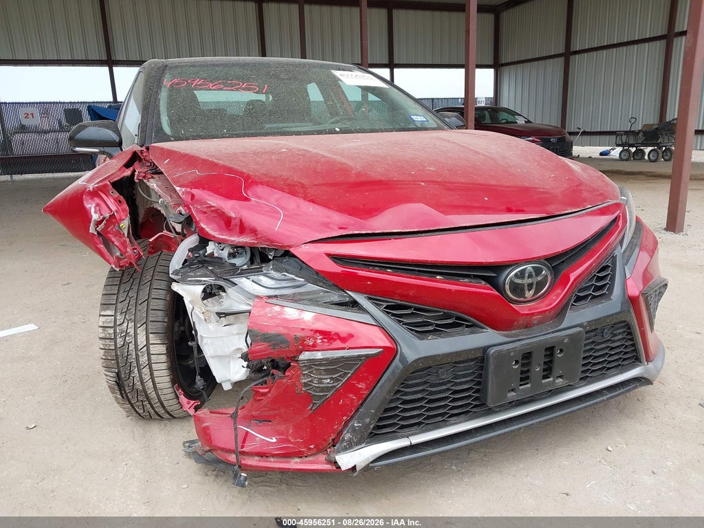 2022 Toyota Camry XSE V6 photo 6