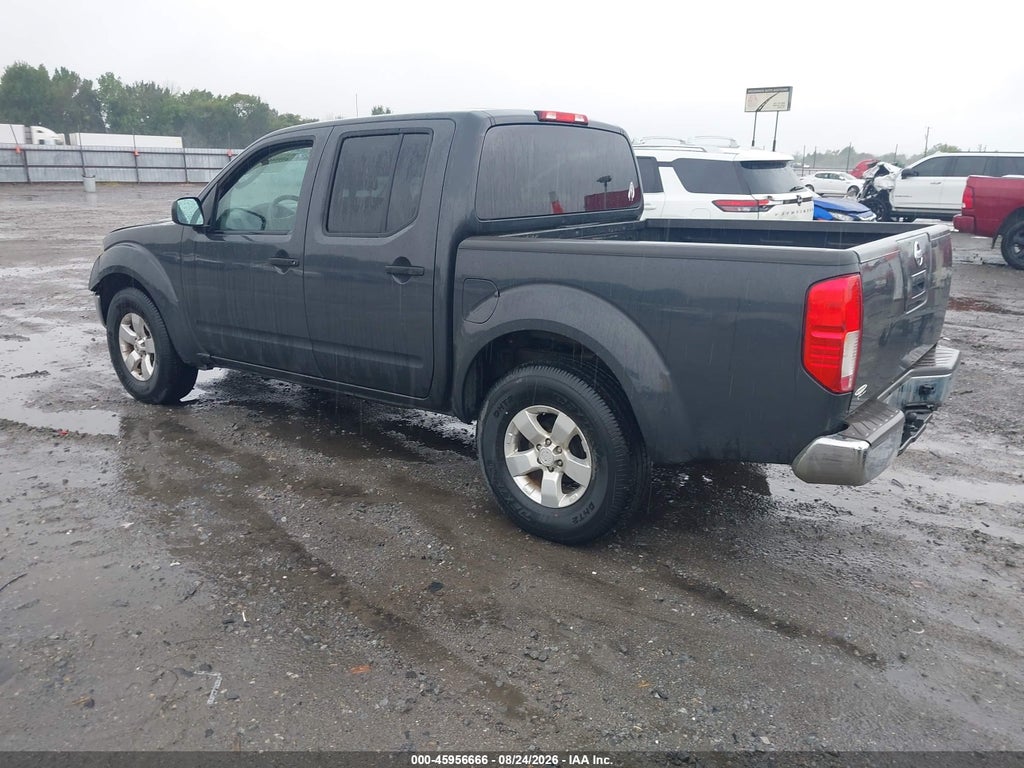 2011 Nissan Frontier SV photo 3