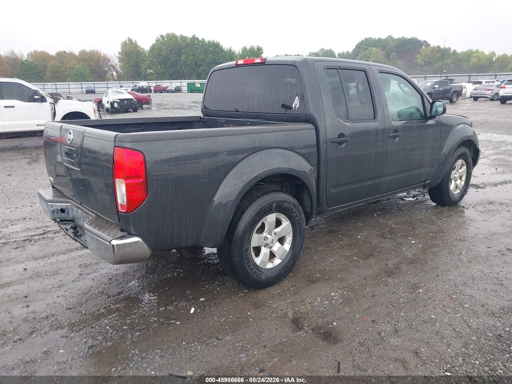2011 Nissan Frontier SV photo 4