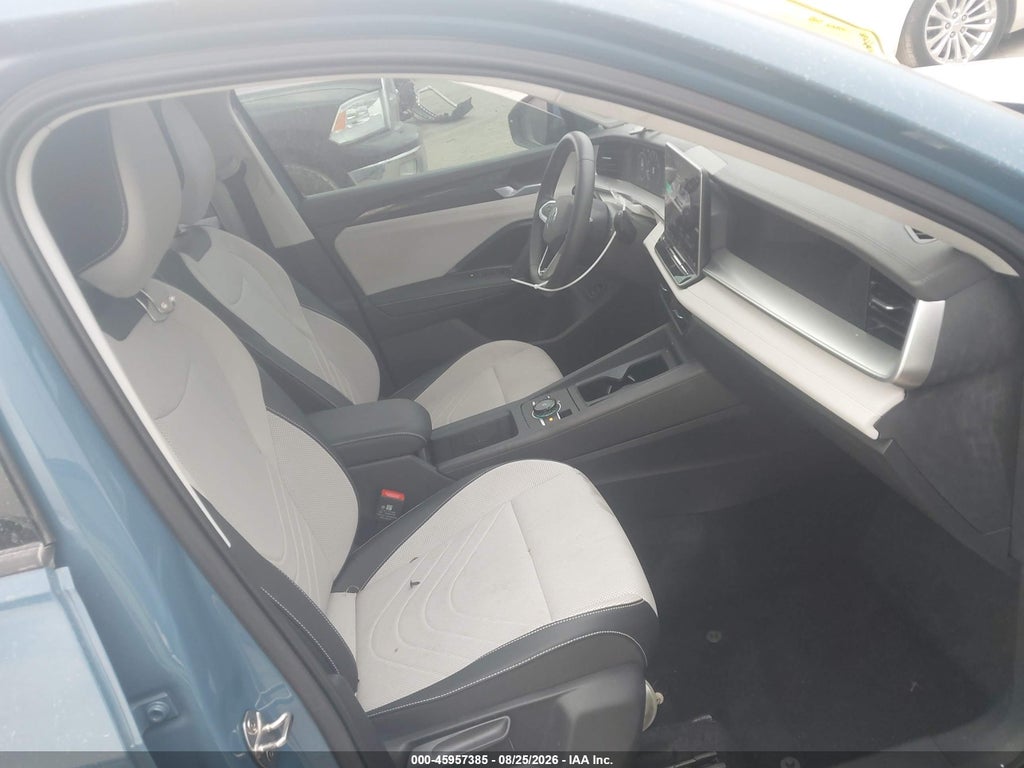 2025 Volkswagen Tiguan SE photo 5