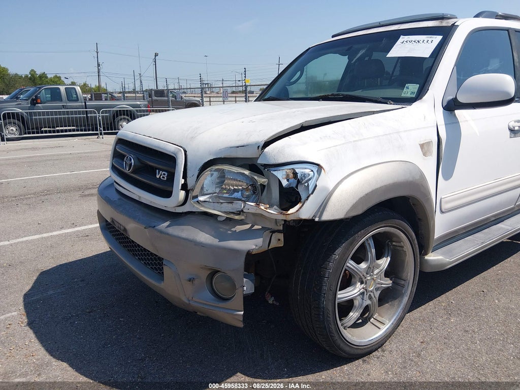 2003 Toyota Sequoia SR5 V8 photo 6