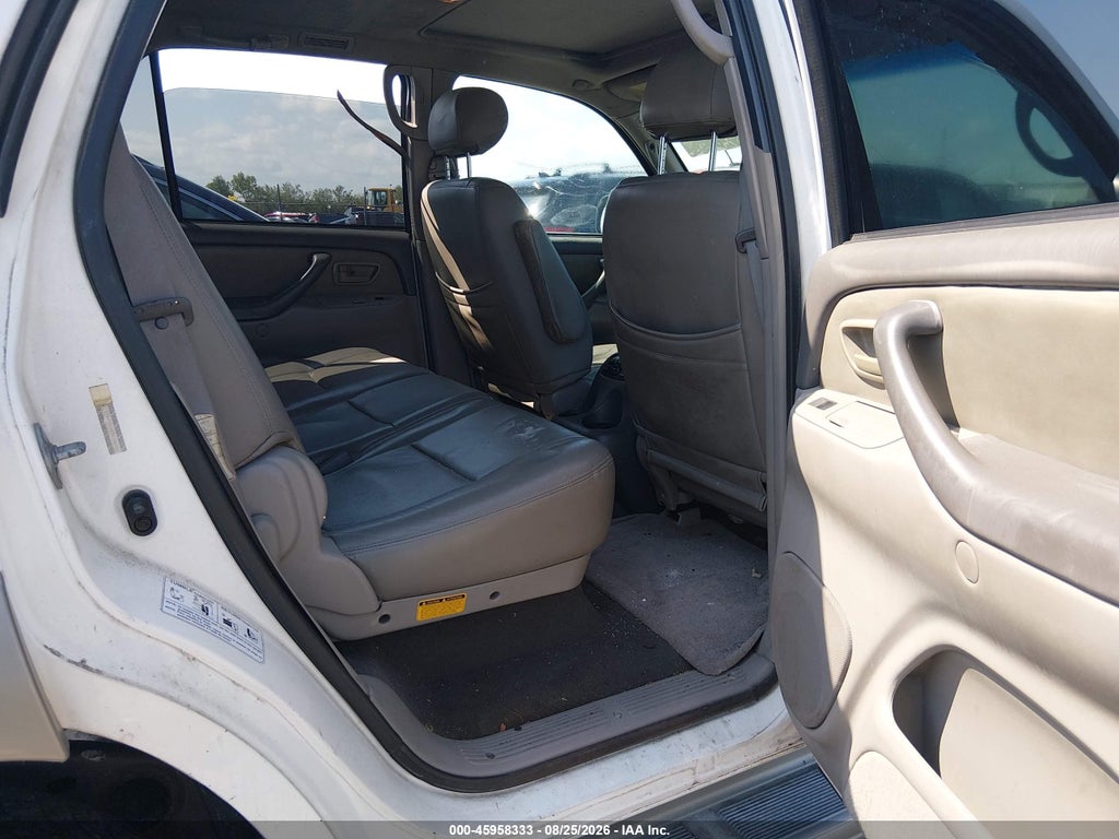 2003 Toyota Sequoia SR5 V8 photo 8
