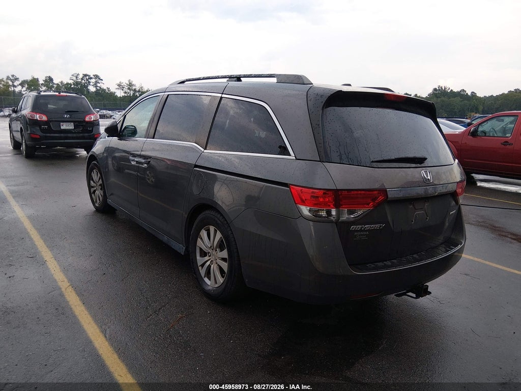 2016 Honda Odyssey SE photo 3