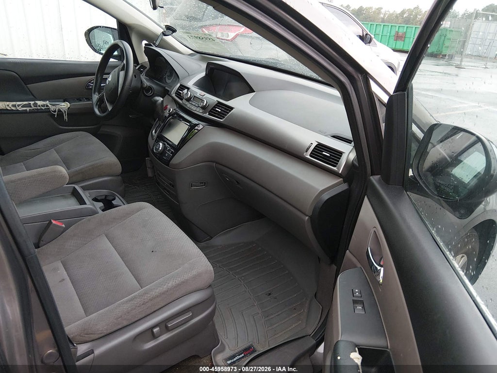 2016 Honda Odyssey SE photo 5