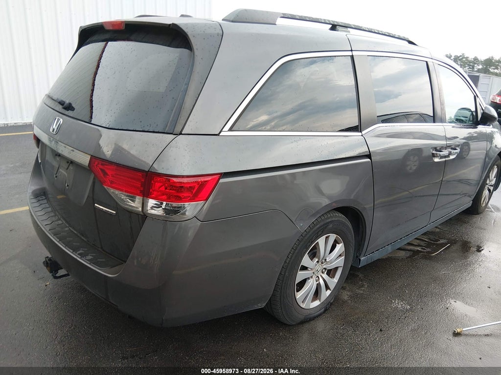 2016 Honda Odyssey SE photo 6