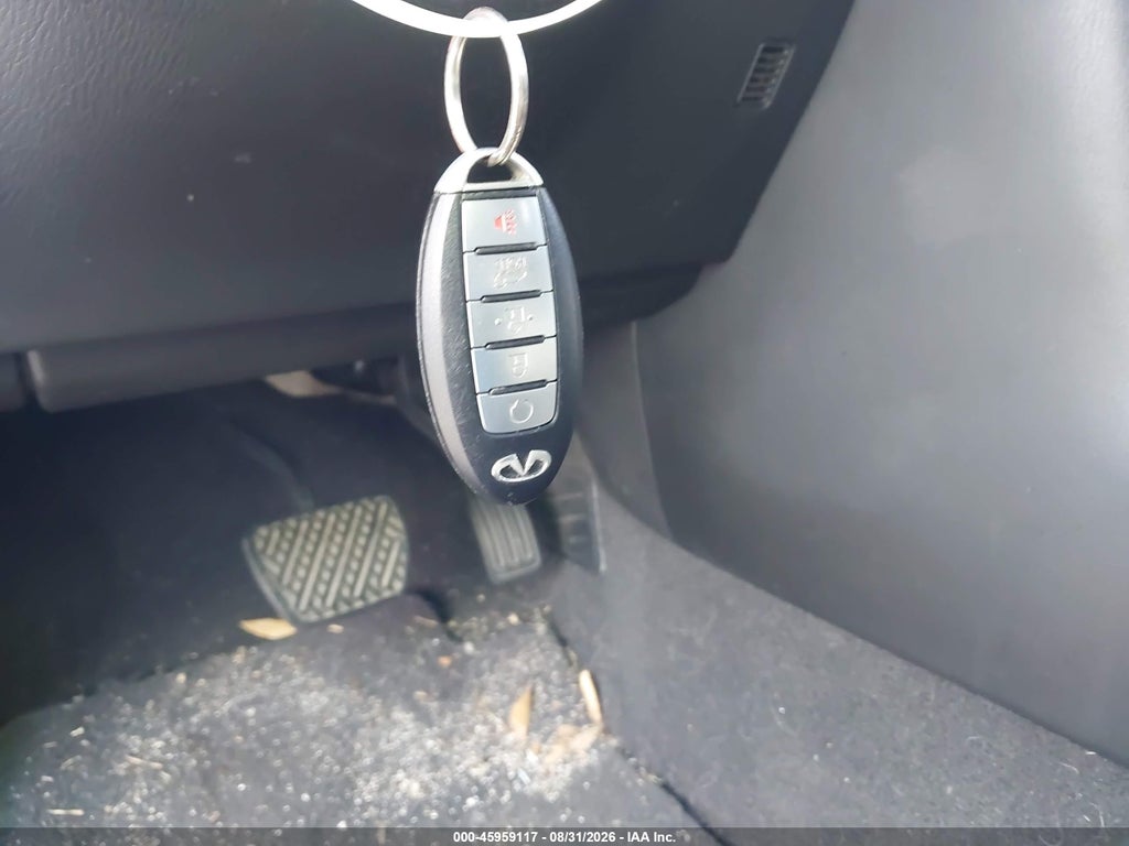 2014 Infiniti QX80 photo 11