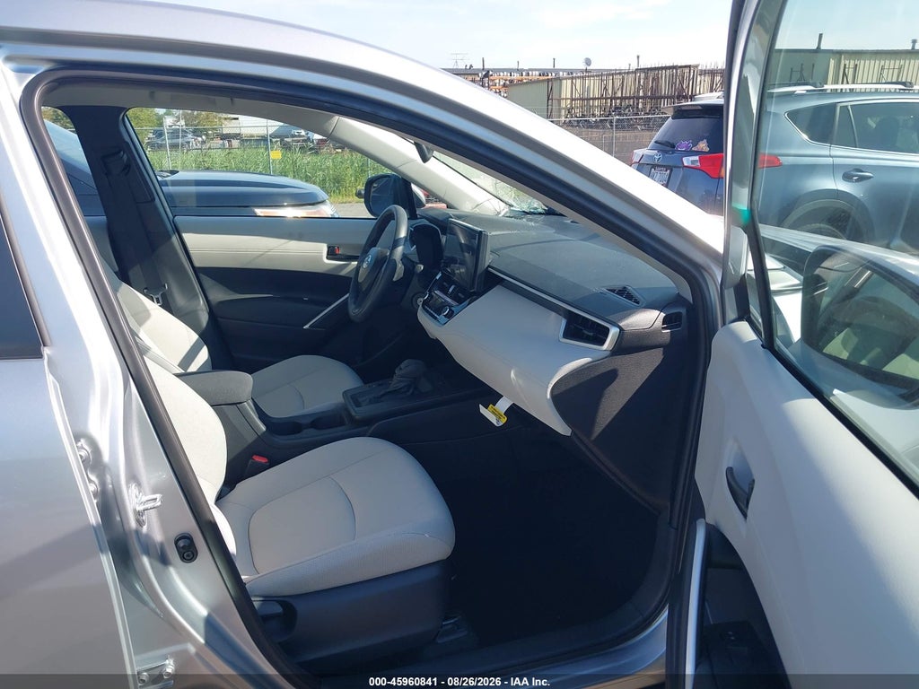 2026 Toyota Corolla Cross L photo 5