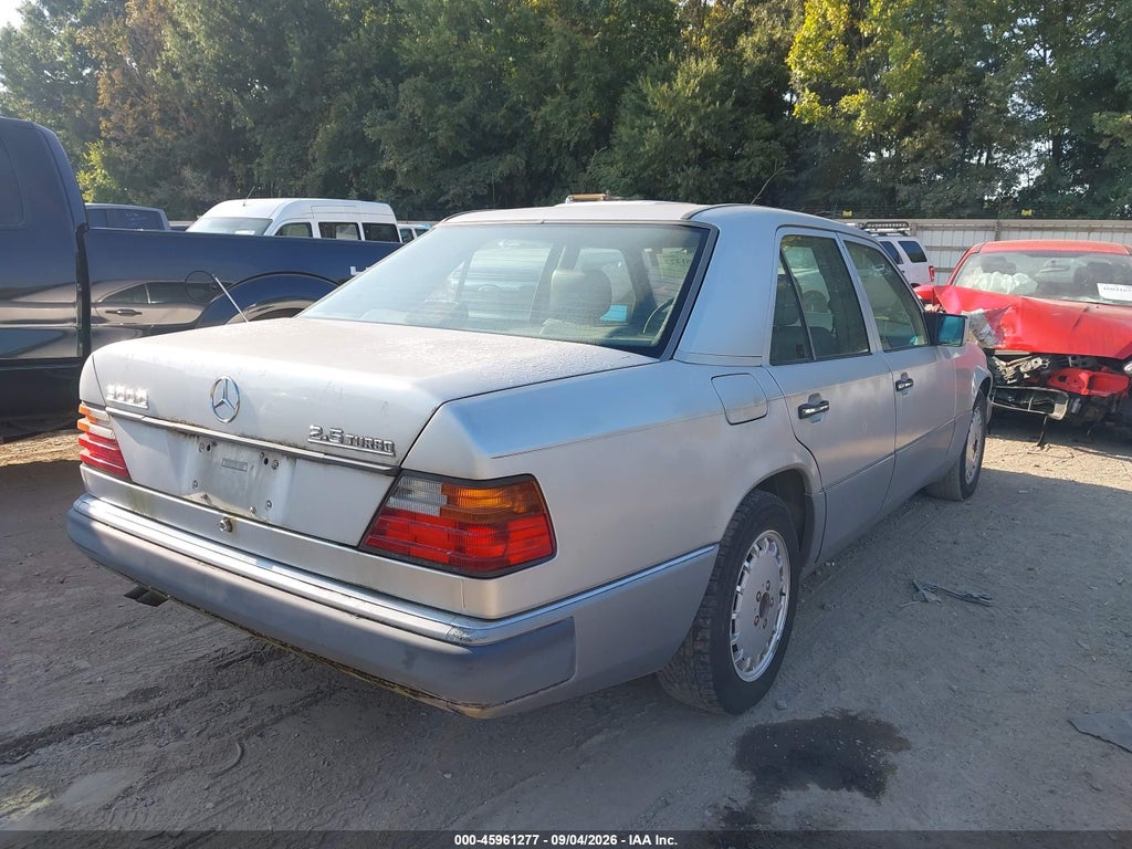 1993 Mercedes-Benz 300 D photo 4