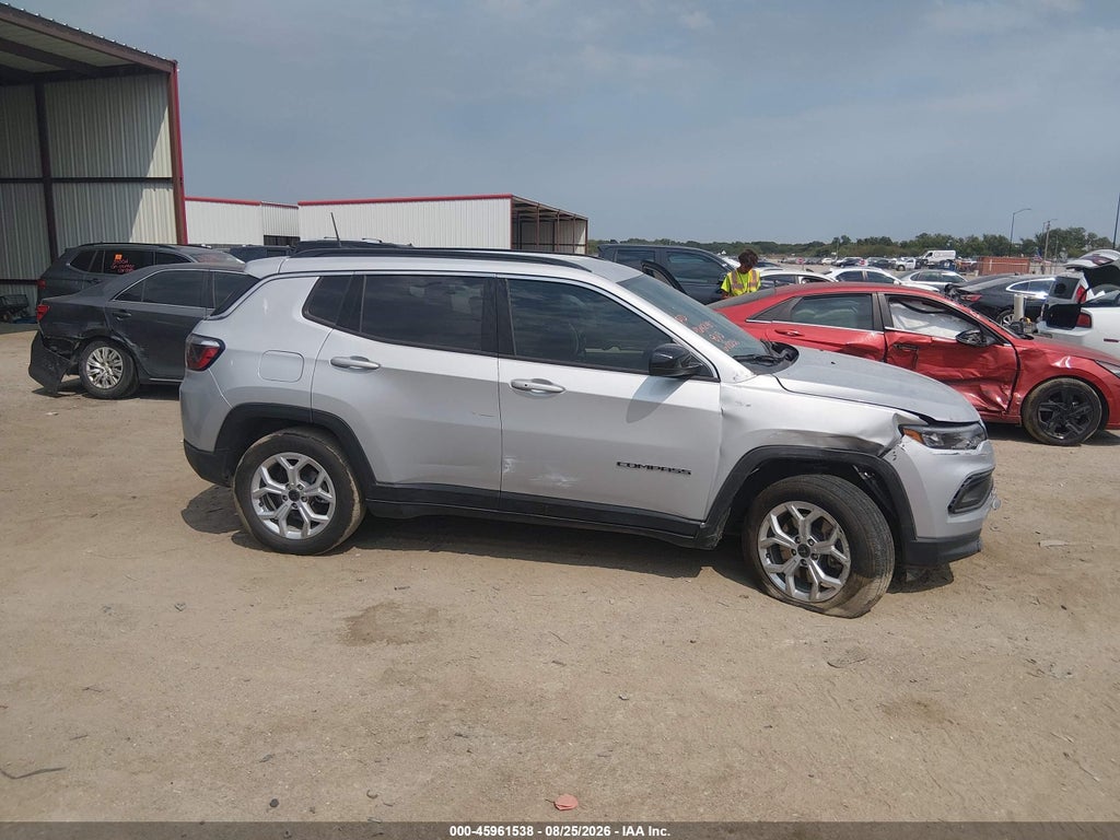 2025 Jeep Compass Latitude 4X4 photo 6
