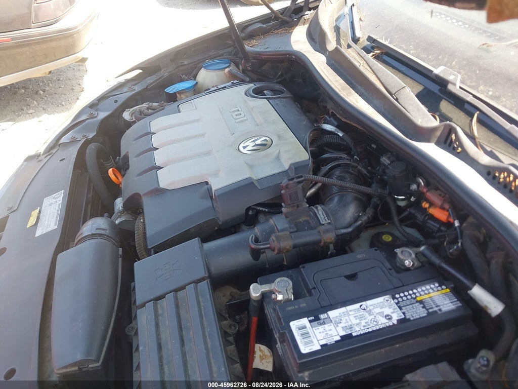 2011 Volkswagen Jetta Sportwagen 2.0L TDI photo 10