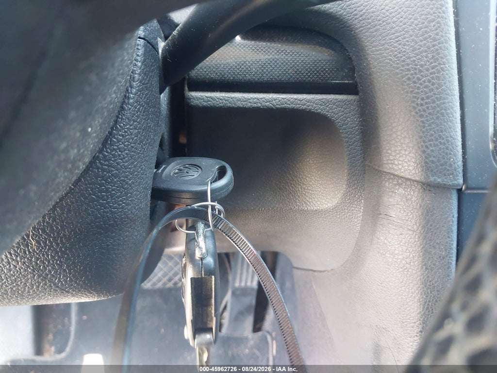 2011 Volkswagen Jetta Sportwagen 2.0L TDI photo 11