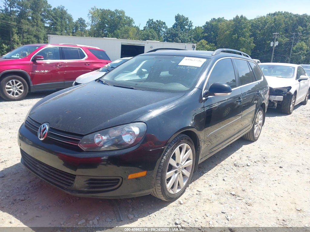 2011 Volkswagen Jetta Sportwagen 2.0L TDI photo 2