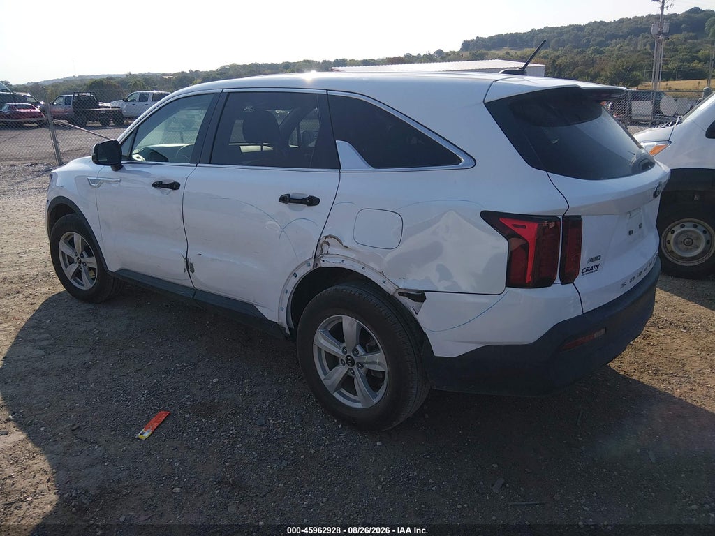 2021 Kia Sorento LX photo 3