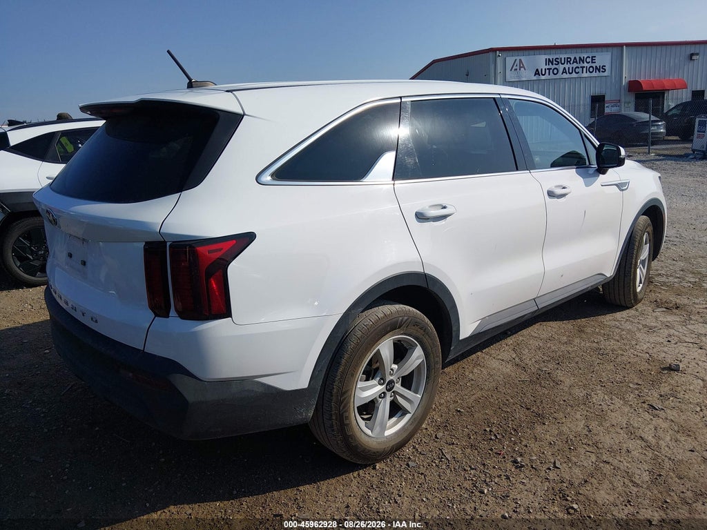 2021 Kia Sorento LX photo 4