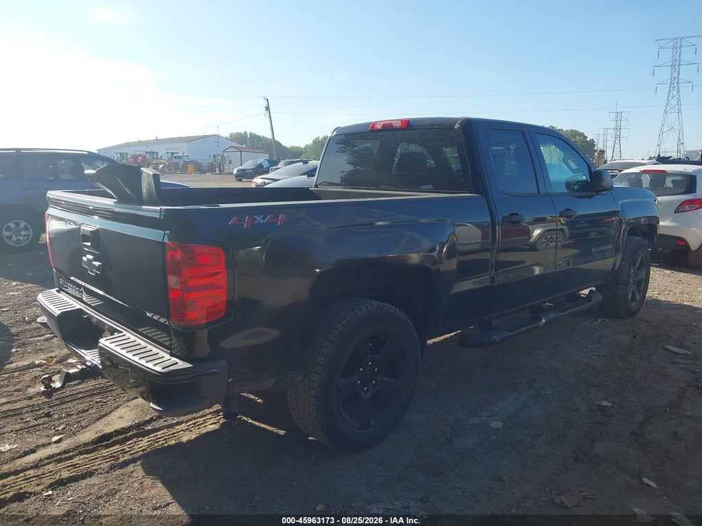 2018 Chevrolet Silverado 1500 Custom photo 4