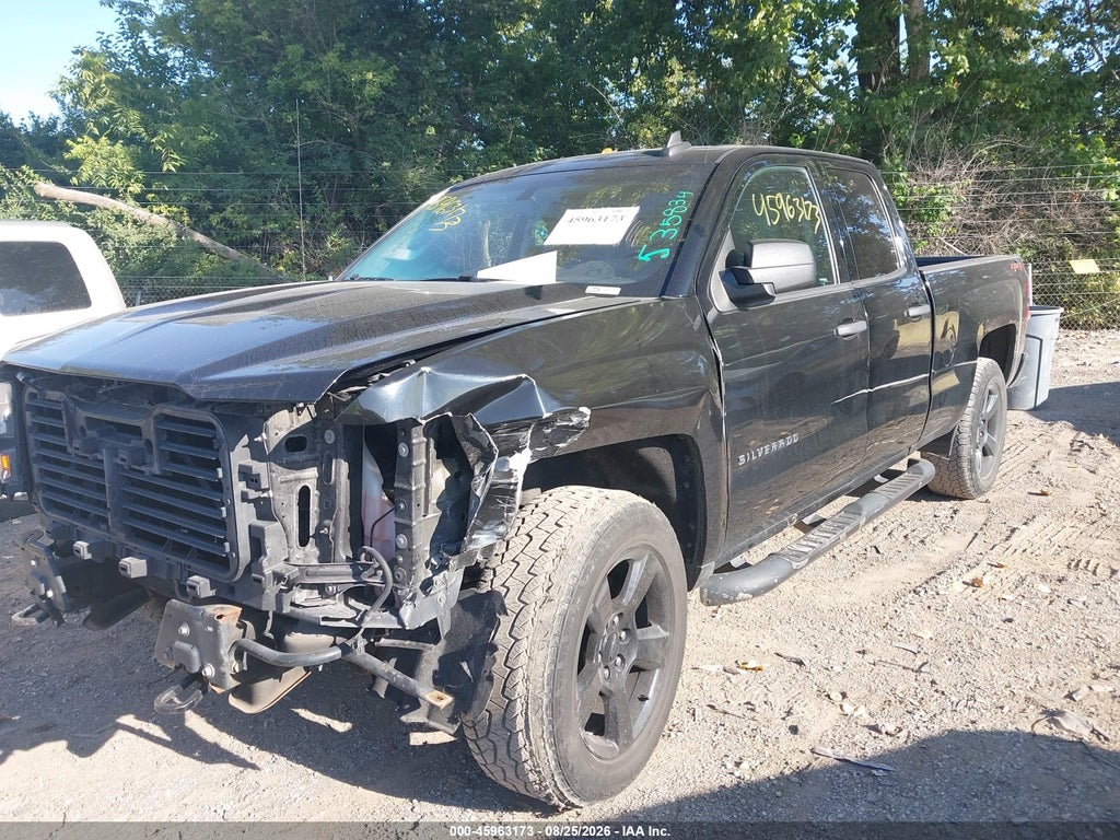 2018 Chevrolet Silverado 1500 Custom photo 6