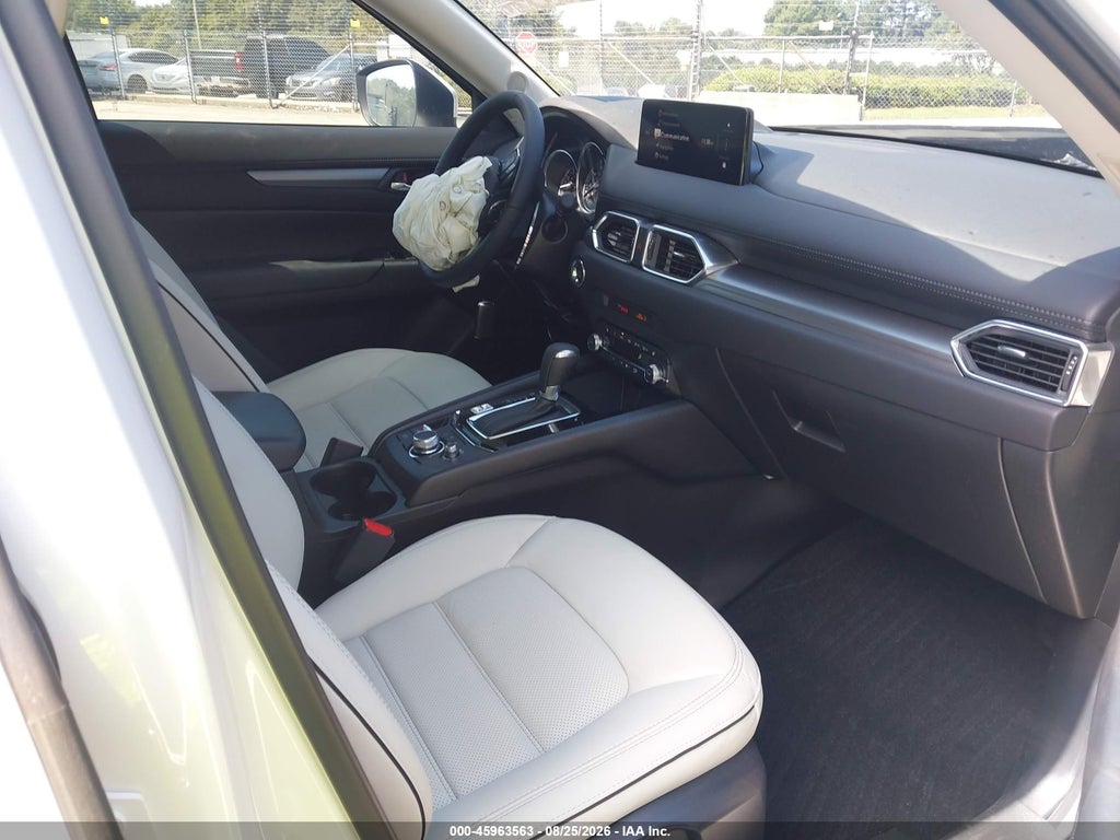 2025 Mazda CX-5 2.5 S Preferred photo 5