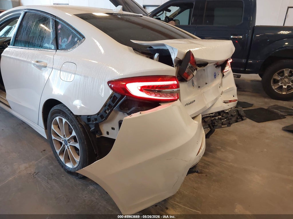 2020 Ford Fusion SE photo 6