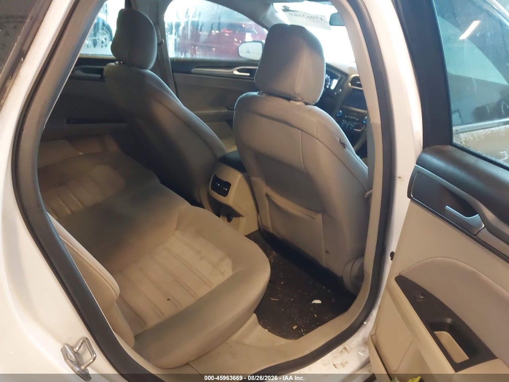 2020 Ford Fusion SE photo 8