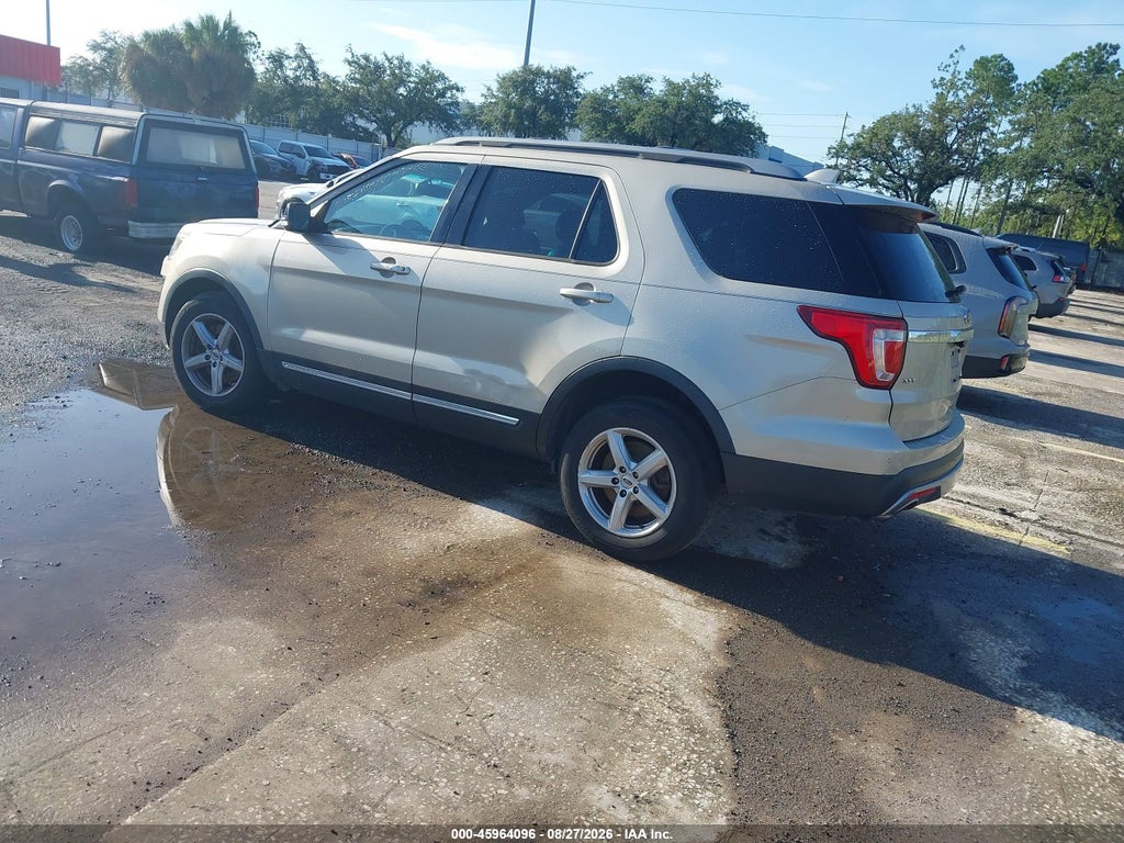 2017 Ford Explorer XLT photo 3
