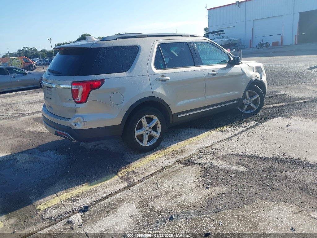 2017 Ford Explorer XLT photo 4