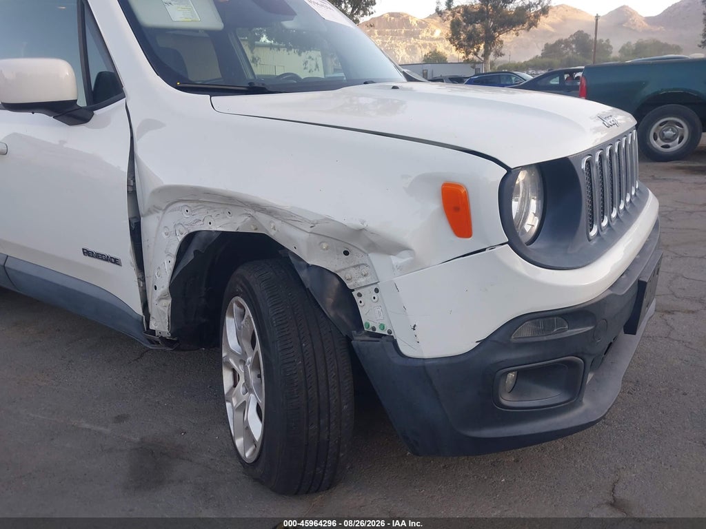 2015 Jeep Renegade Latitude photo 6