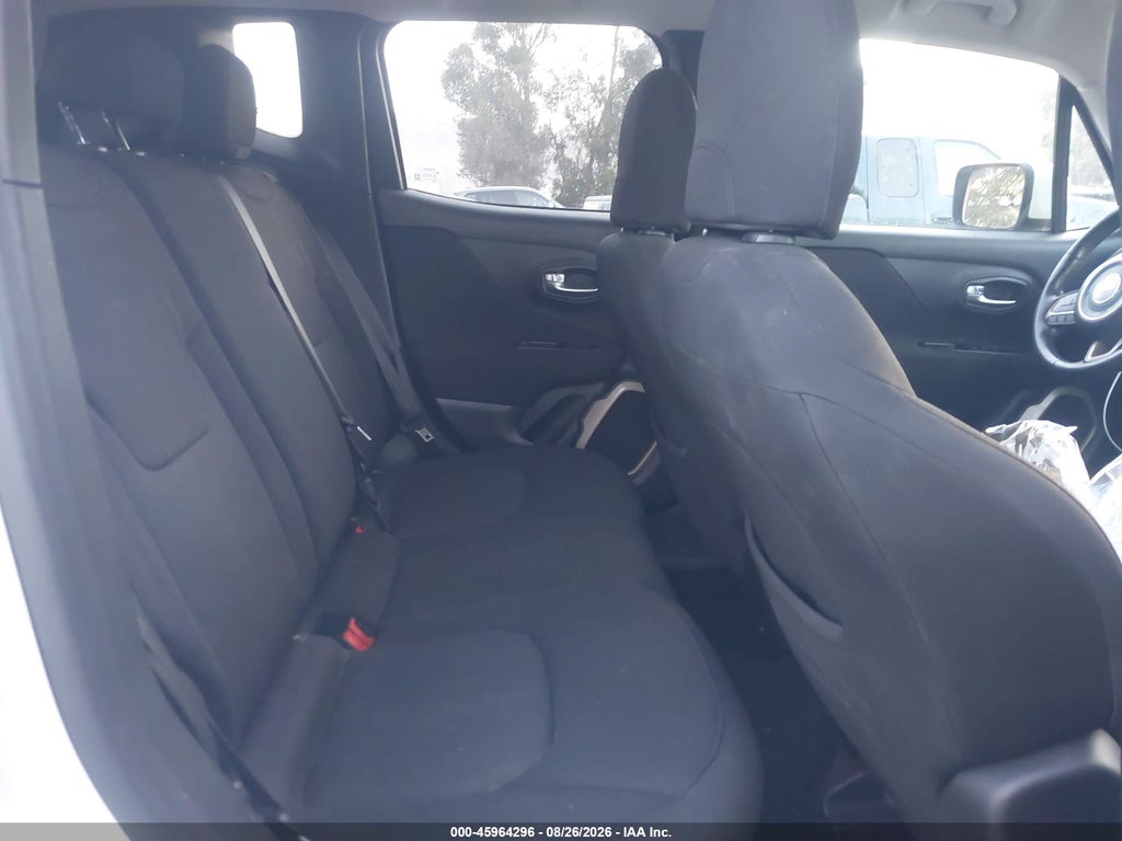 2015 Jeep Renegade Latitude photo 8