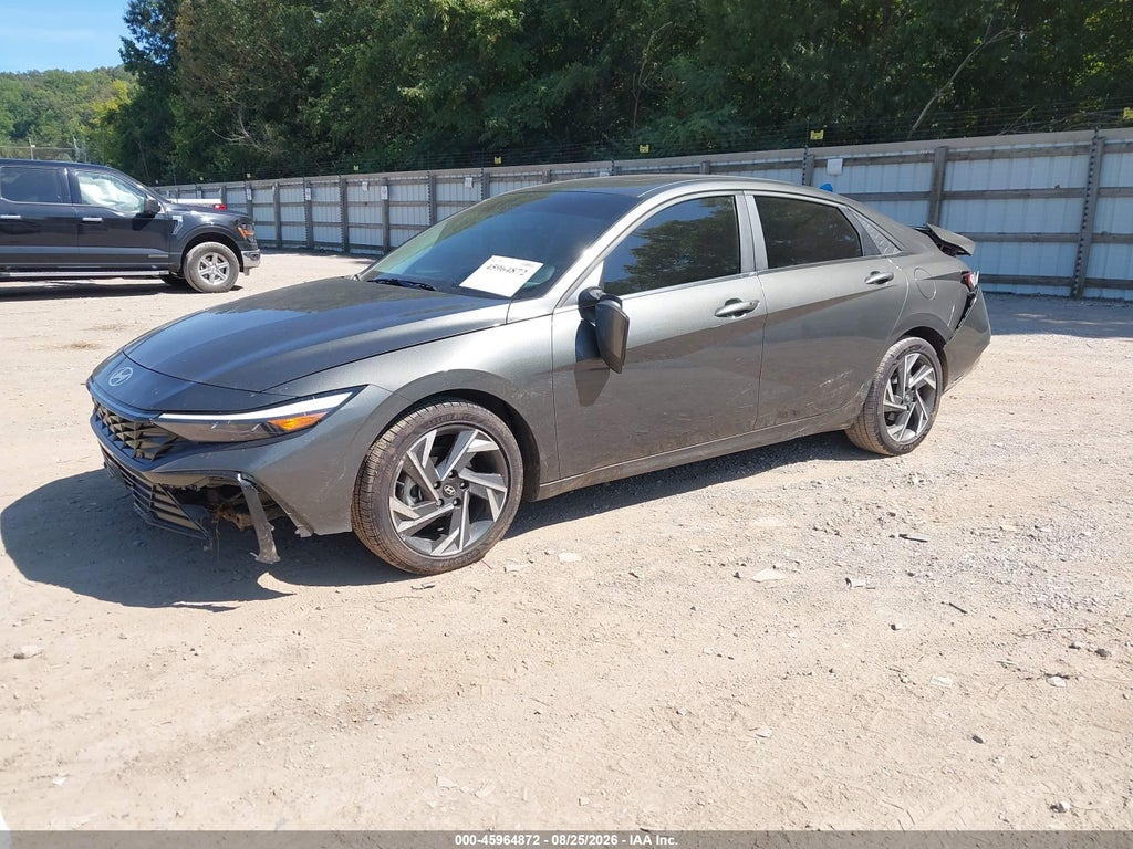 2024 Hyundai Elantra SEL photo 2