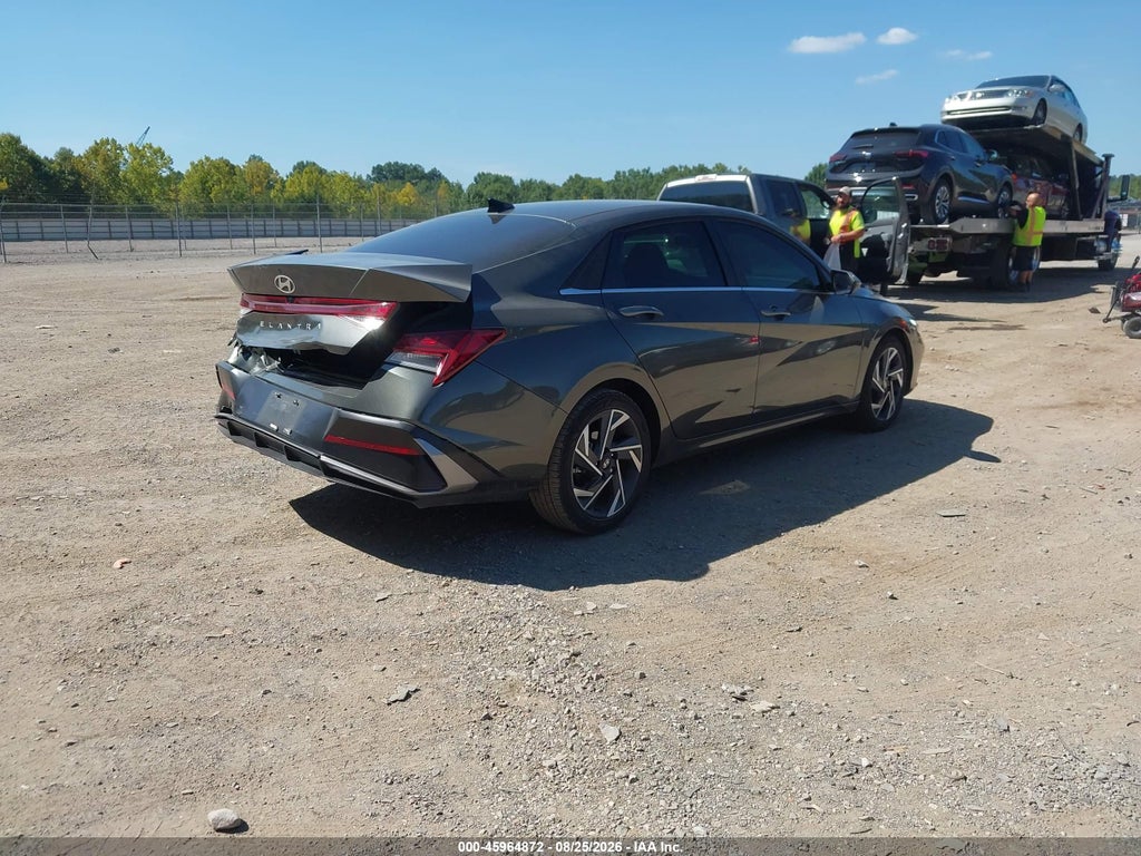 2024 Hyundai Elantra SEL photo 4