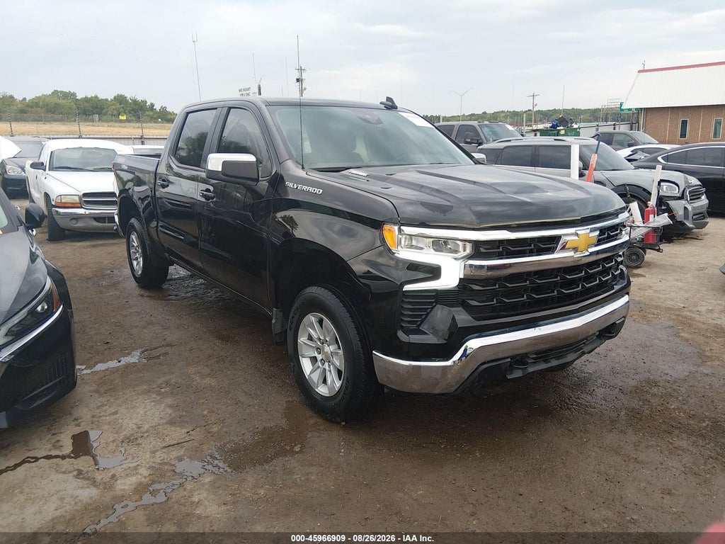 2024 Chevrolet Silverado 1500 4WD Short BED LT photo 1