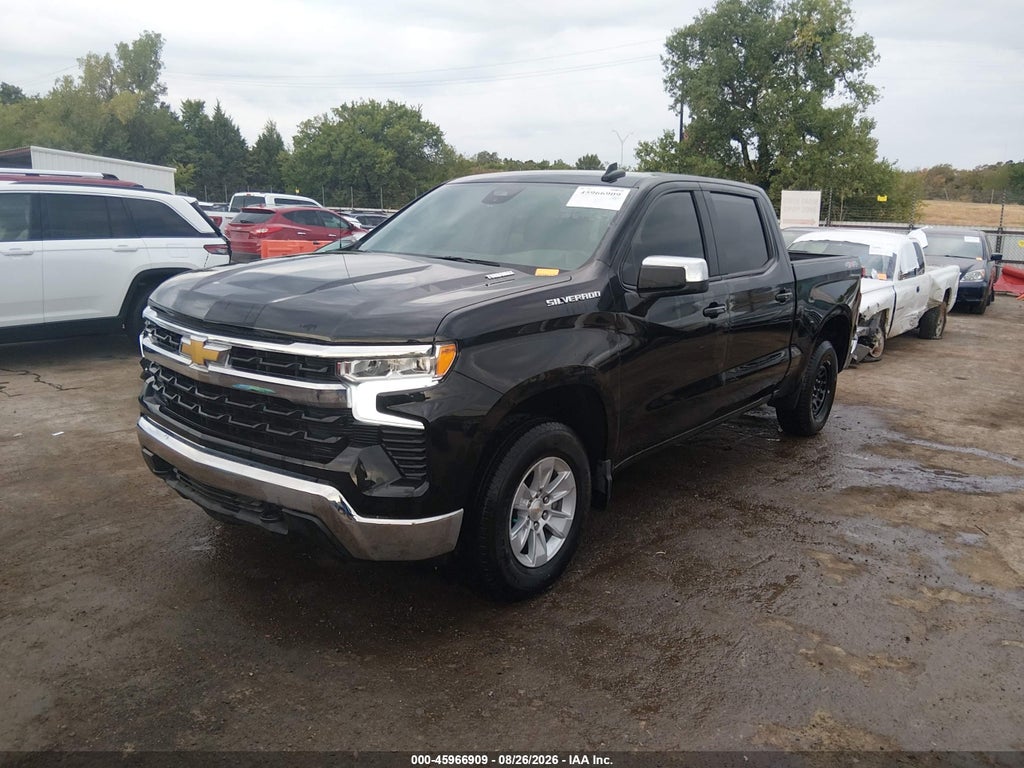 2024 Chevrolet Silverado 1500 4WD Short BED LT photo 2