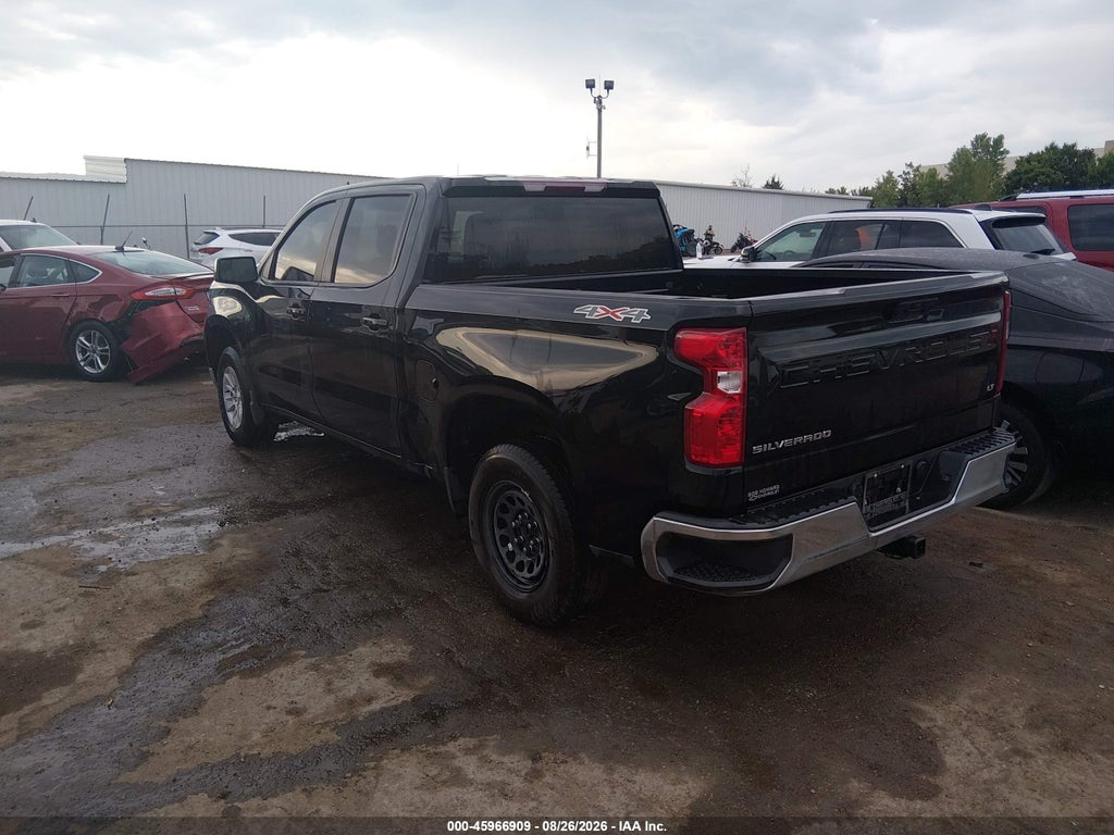 2024 Chevrolet Silverado 1500 4WD Short BED LT photo 3