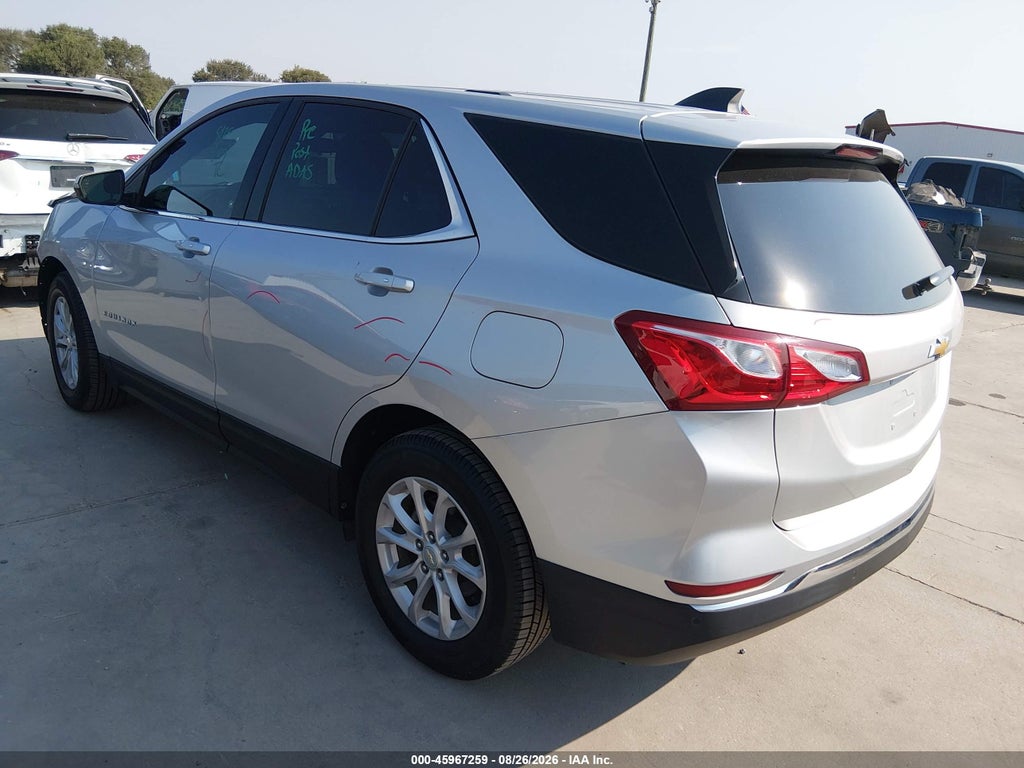 2018 Chevrolet Equinox LT photo 3
