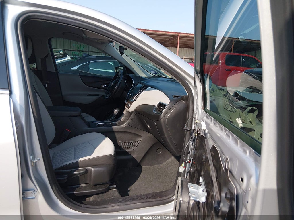 2018 Chevrolet Equinox LT photo 5
