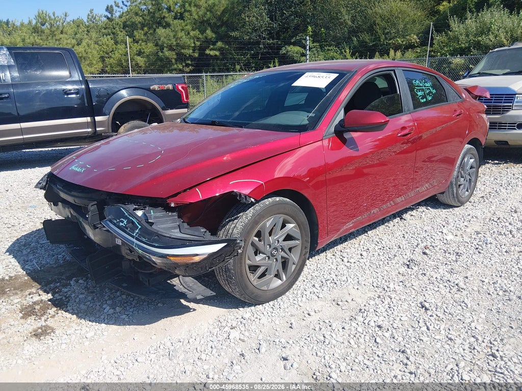 2024 Hyundai Elantra SEL photo 2