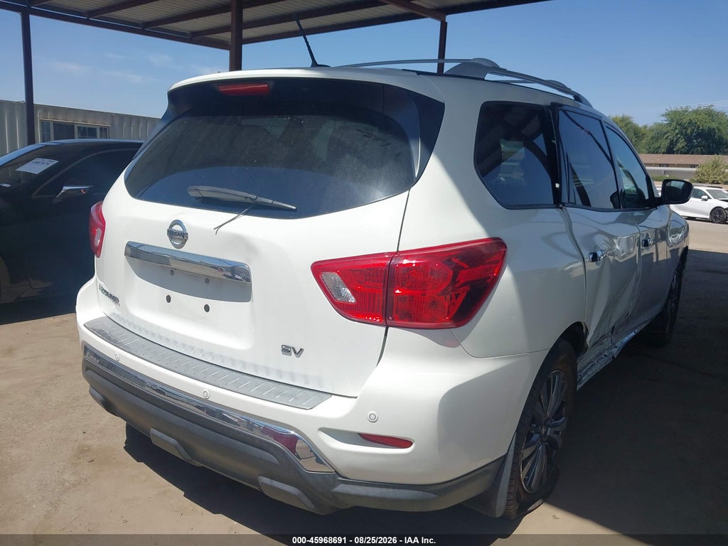 2018 Nissan Pathfinder SV photo 4