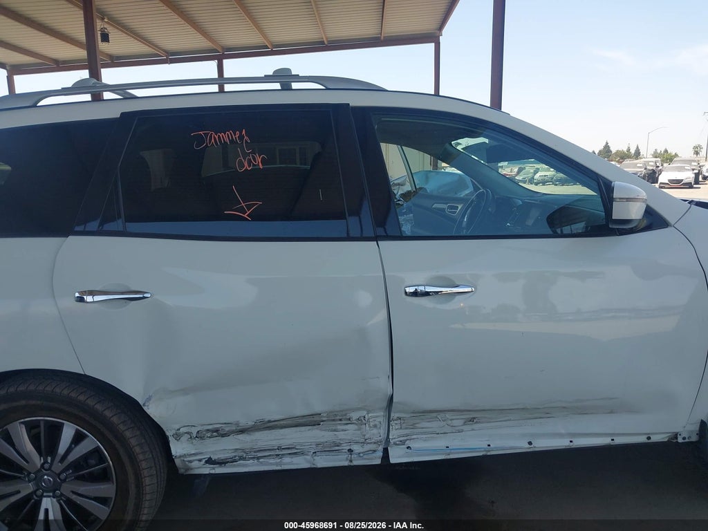 2018 Nissan Pathfinder SV photo 6