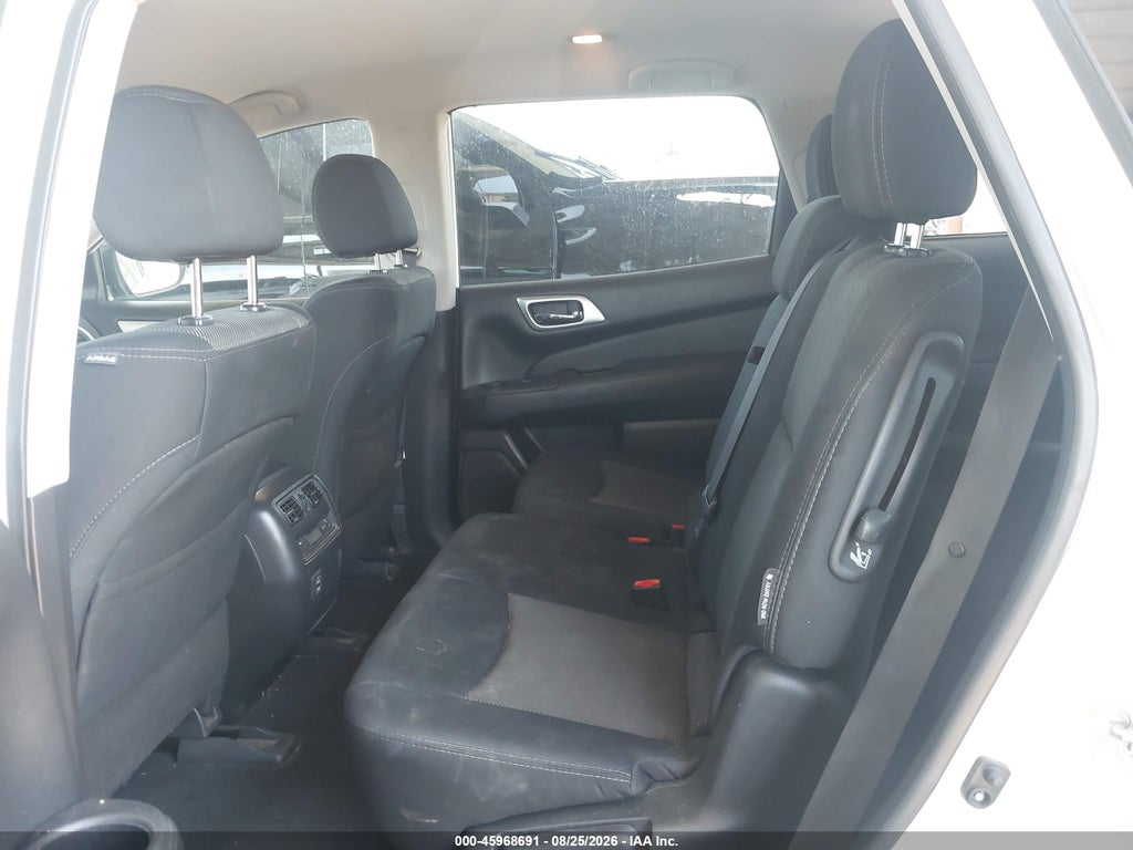 2018 Nissan Pathfinder SV photo 8