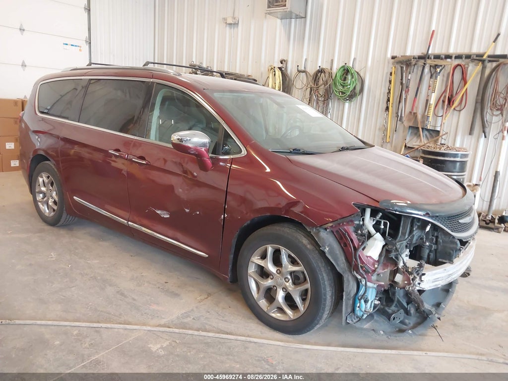 2018 Chrysler Pacifica Limited photo 1