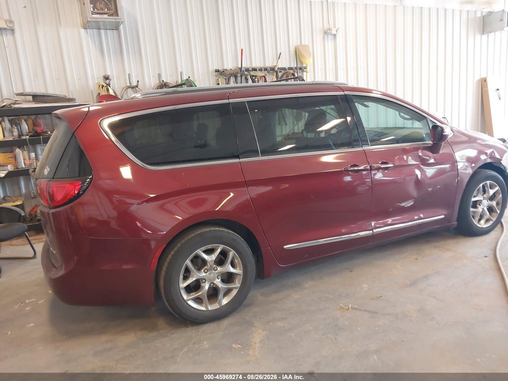2018 Chrysler Pacifica Limited photo 4