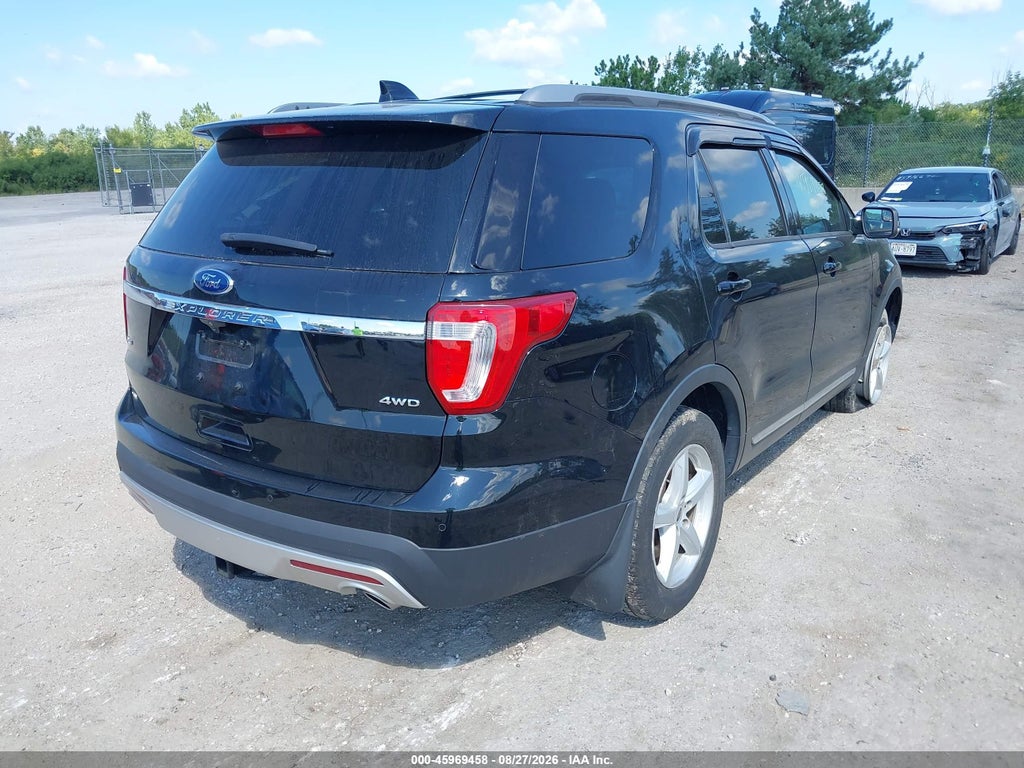 2017 Ford Explorer XLT photo 4