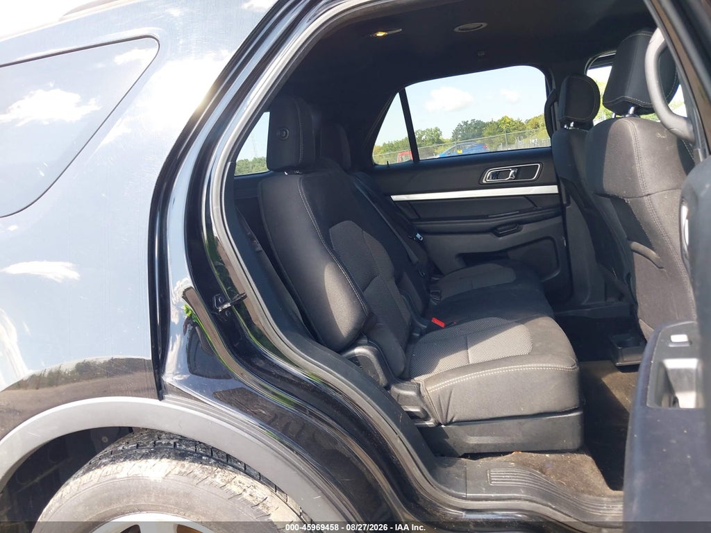 2017 Ford Explorer XLT photo 8